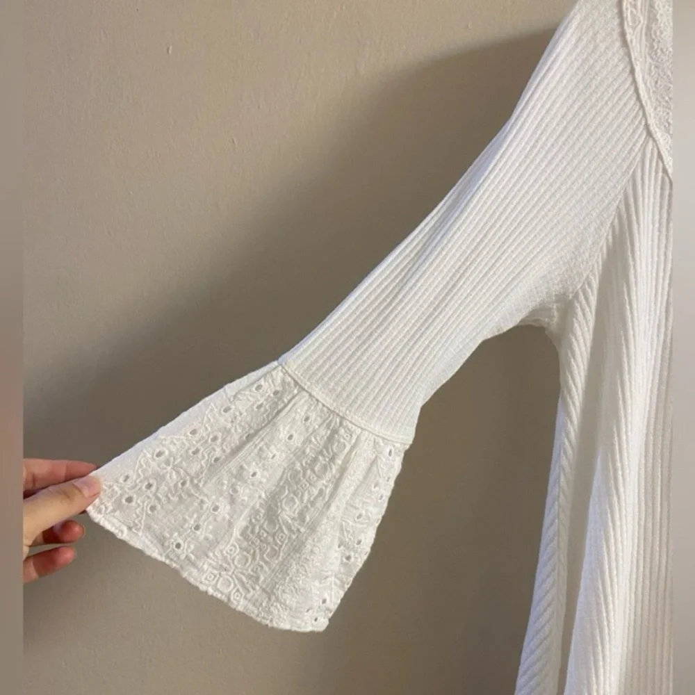 Free people White Eyelet Blouse ribbed v neck XS - Picture 5 of 8